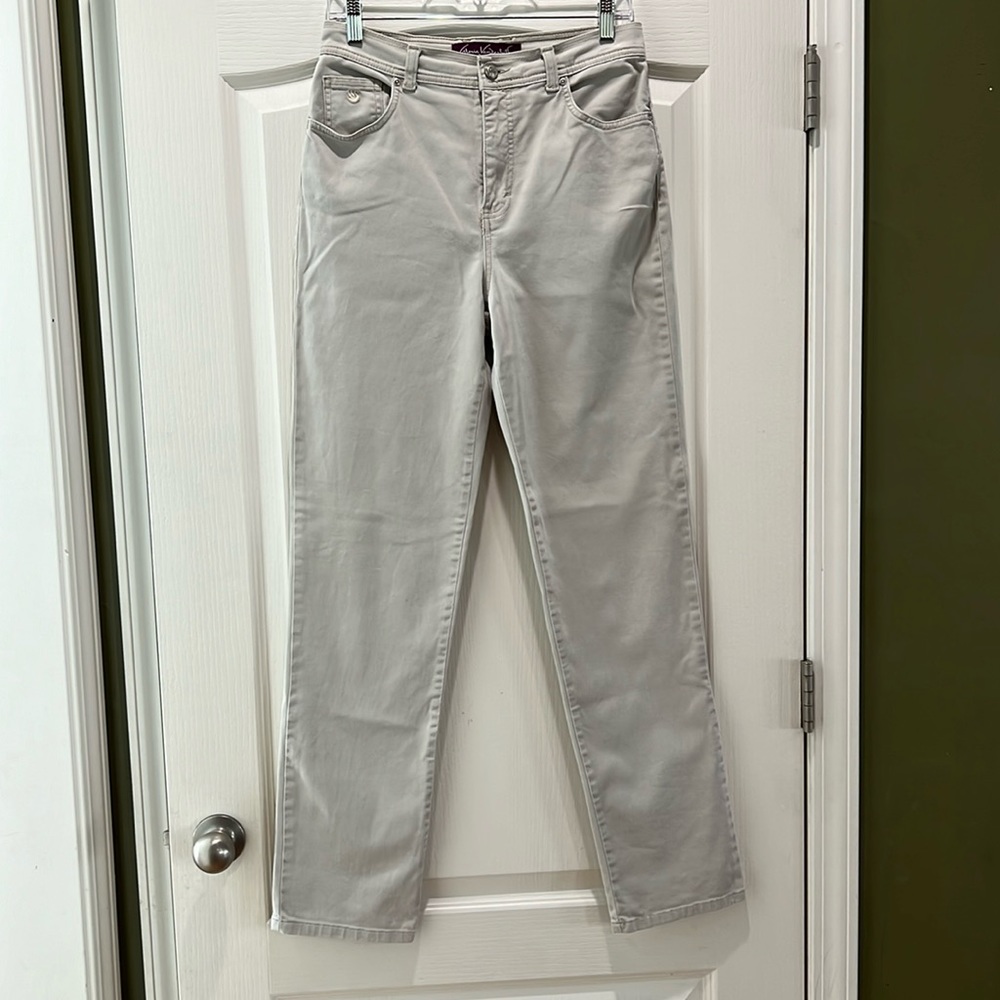 Gloria Vanderbilt khaki jean
